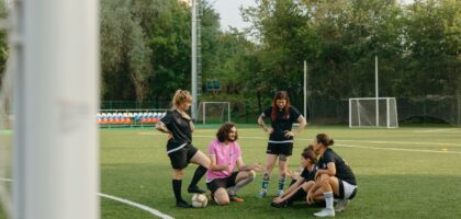 Jak poprawić komunikację na boisku – praktyczne wskazówki