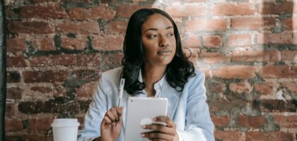 Jak stworzyć idealną stylizację do pracy – przewodnik dla kobiet