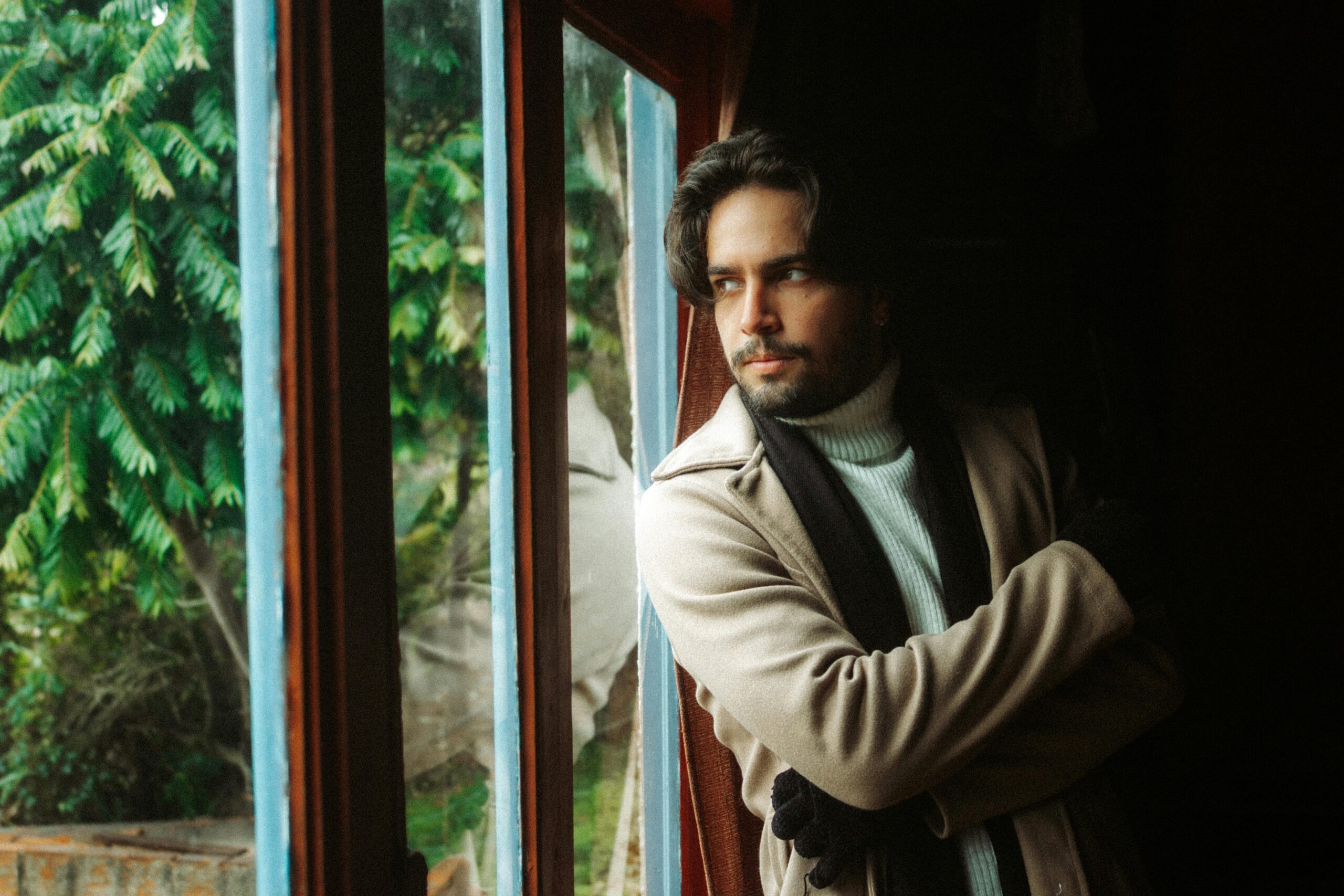 Zdjęcie do artykułu: Męskie płaszcze – klasyka, która nigdy nie wychodzi z mody