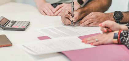 Okres wypowiedzenia – jak obliczyć go w różnych rodzajach umów